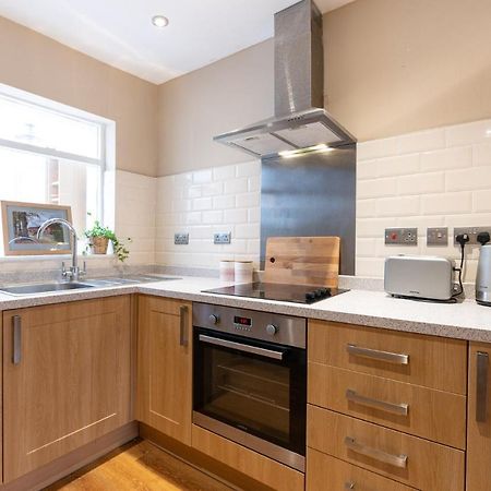 Besford Square, Shrewsbury Town Villa Bagian luar foto